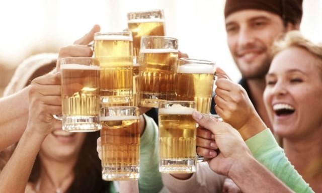 Uống 1 cốc bia mỗi ngày giúp ngăn ngừa nguy cơ đột quỵ và bệnh tim mạch