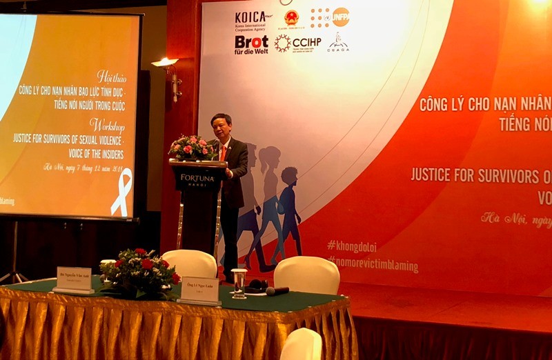 Ông Phạm Ngọc Tiến, Vụ trưởng Vụ bình đẳng giới phát biểu tại hội thảo