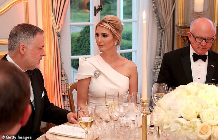 Lấn át công nương Kate, gu thời trang tinh tế của ái nữ nhà Trump được khen hết lời
