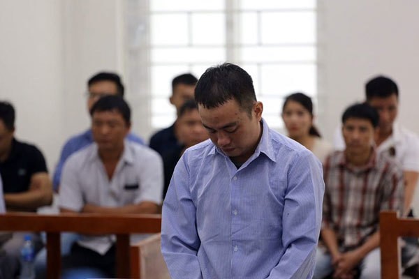Bố mẹ vợ ở Hà Nội khóc xin tòa nhẹ tay với chàng rể giết con gái