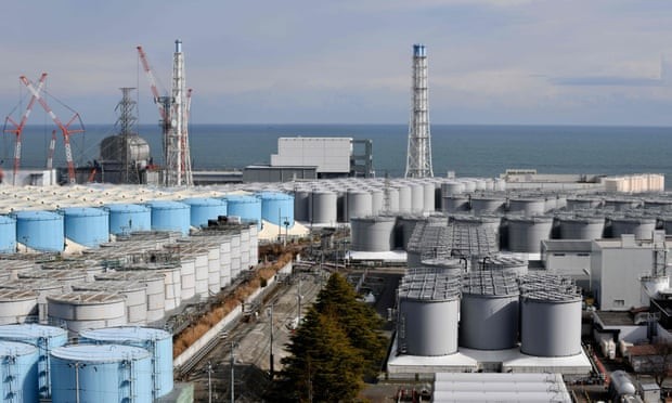 Các lò phản ứng và bể chứa nước tại nhà máy điện hạt nhân Fukushima Daiichi của công ty Điện lực Tokyo. (Ảnh: AFP)