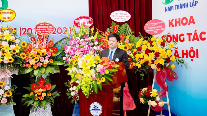 TS. Nguyễn Hiệp Thương - Trưởng khoa CTXH phát biểu tại buổi lễ.