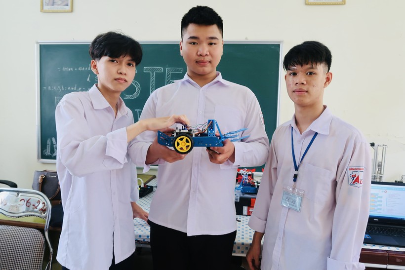 Nhóm học sinh của Trường THPT An Dương vừa vô địch Cuộc thi sáng tạo Robot 2023 do Sở GD&amp;ĐT Hải Phòng tổ chức.
