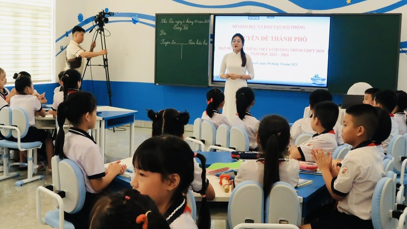 Tiết dạy học ứng dụng CNTT tại Trường Tiểu học Núi Đèo, huyện Thuỷ Nguyên. ảnh 1
