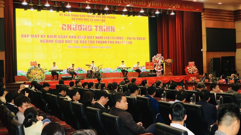 Chương trình gặp mặt kỉ niệm ngày Nhà giáo Việt Nam của UBND TP Hải Phòng.