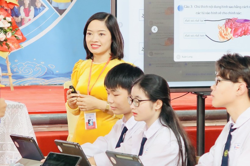 Cô Thanh Nghĩa linh hoạt, mềm dẻo trong các bước chuyển giao nhiệm vụ học tập.