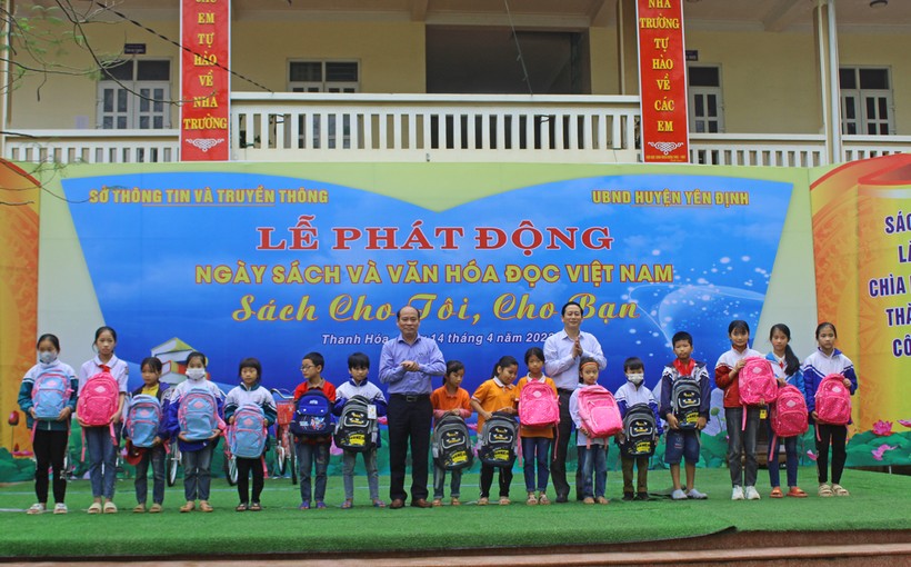 Học sinh Thanh Hóa hào hứng với Ngày Sách và Văn hóa đọc Việt Nam ảnh 3