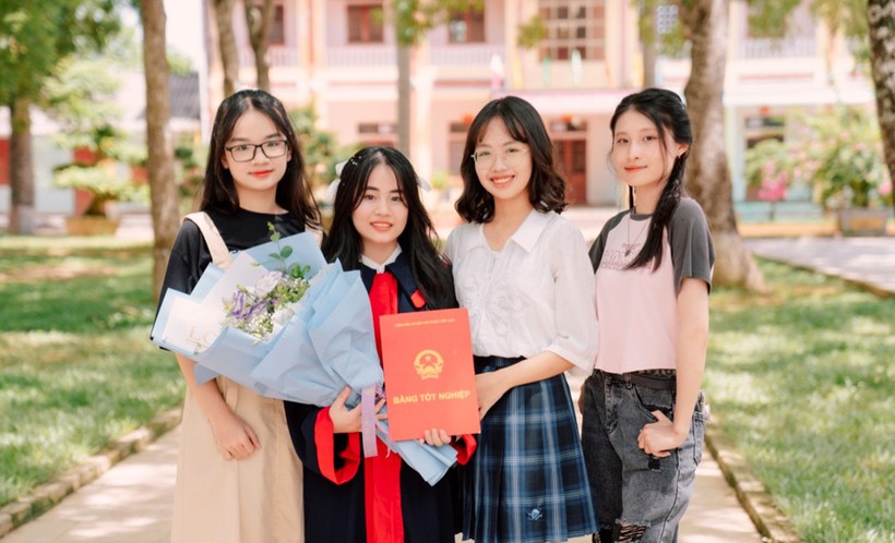 Nữ sinh trường huyện ở Thanh Hóa đạt IELTS 7.5 nhờ tự học ảnh 2