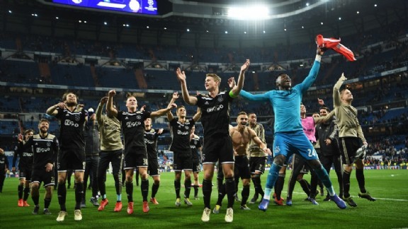 Ajax gây bất ngờ lớn nhất vòng 1/8 Champions League.