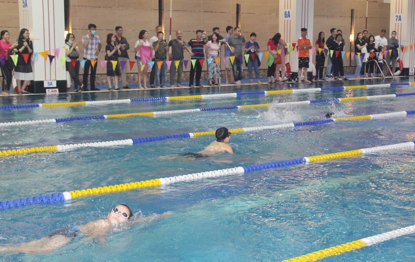 Tham dự  Giải bơi học sinh Tiểu học – Hapu Swimming Cup 2020 có hơn 200 học sinh Tiểu học trên địa bàn quận Thanh Xuân tham gia.