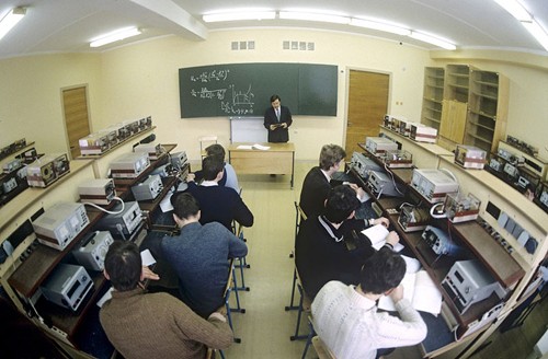 Lớp học đào tạo chuyên viên hạt nhân cho Việt Nam tại Obnisk (Liên bang Nga). Ảnh: Petrotimes