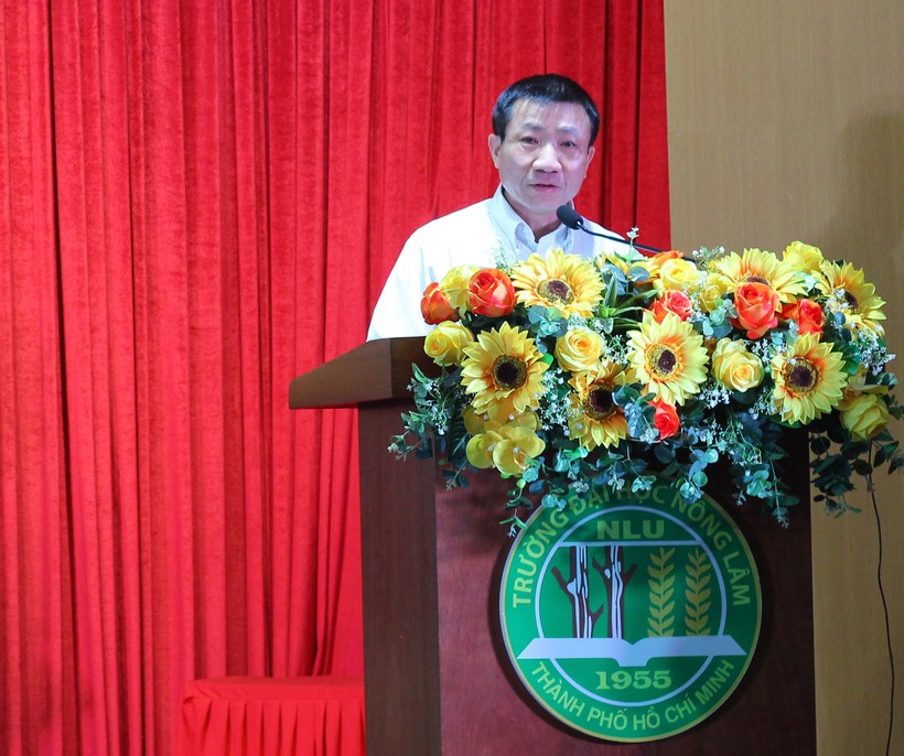 TS. Vũ Thanh Bình, Phó Vụ trưởng Vụ Khoa học, Công nghệ và Môi trường - Bộ Giáo dục và Đào tạo phát biểu tại hội nghị. (Ảnh: Anh Tiến)