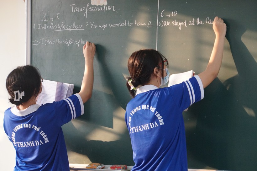 Học sinh trường THPT Thanh Đa đang ôn thi cho kỳ thi tuyển sinh lớp 10. (Ảnh: Mạnh Tùng)