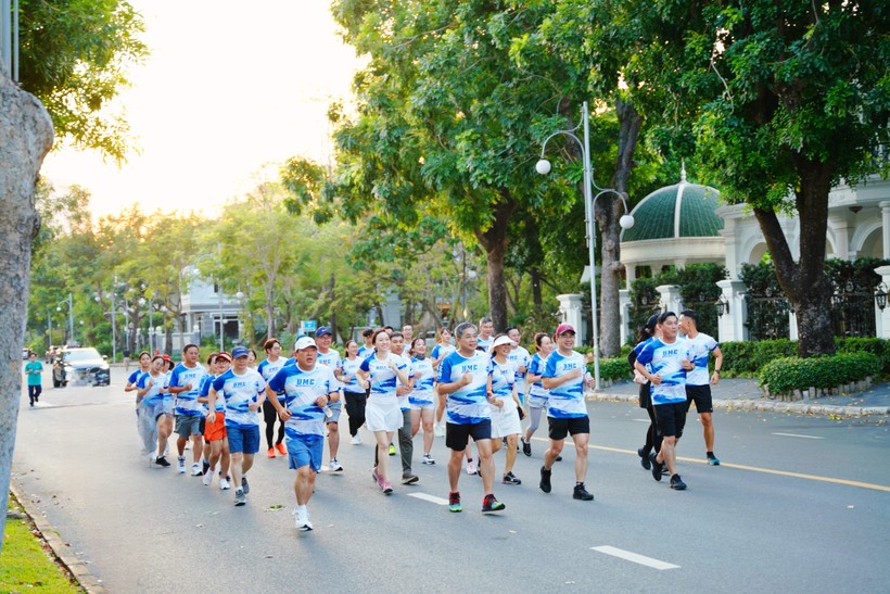 3.000 người tham gia chạy bộ do Bệnh viện ĐH Y Dược TPHCM tổ chức