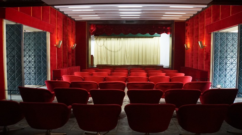 Phòng chiếu phim có sức chứa gần 50 người, là nơi giải trí trên tầng 3 của dinh Độc Lập.