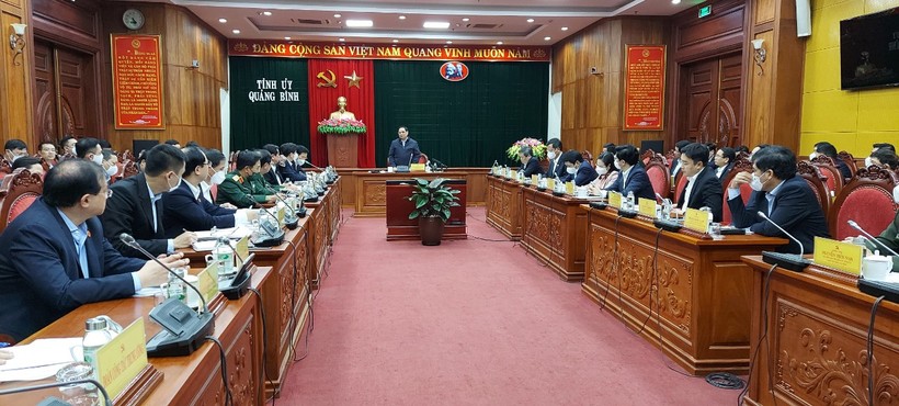 Thủ tướng Chính phủ cùng đoàn công tác làm việc với lãnh đạo tỉnh Quảng Bình.