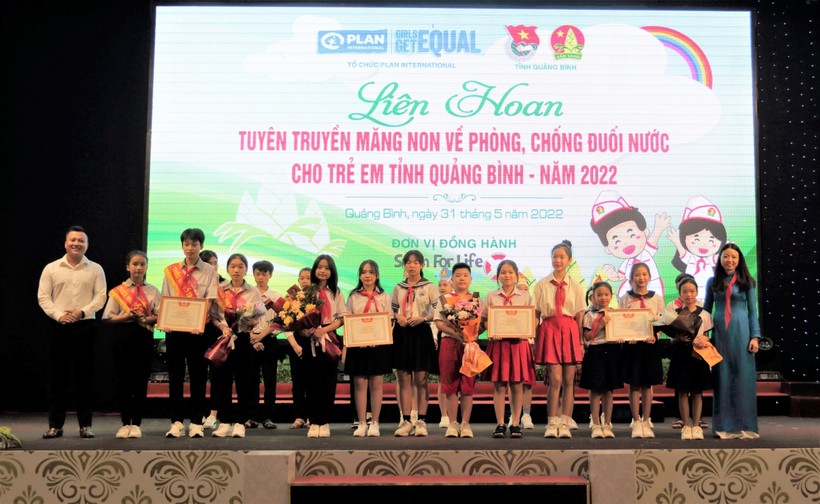 Chương trình Liên hoan tuyên truyền măng non về phòng, chống đuối nước cho trẻ em tại Quảng Bình.