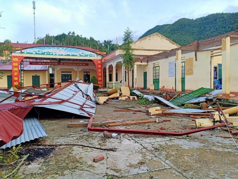 Trường phổ thông DTBT Tiểu học Bản Phùng, thị xã Sa Pa bị thiệt hại. 