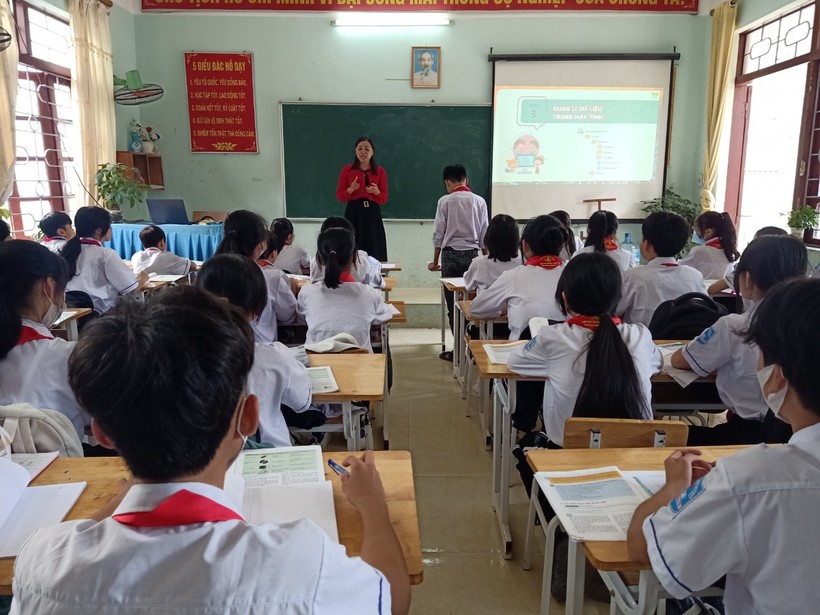 Tiết học theo Chương trình GDPT mới của cô trò trường THCS thị trấn Mường Tè.