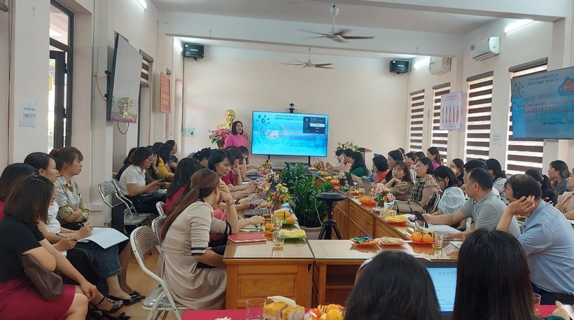 Chuyên đề “Ứng dụng phần mềm Office 365 trong dạy học và kiểm soát chất lượng học sinh” được tổ chức tại trường Tiểu học Hoàng Văn Thụ.