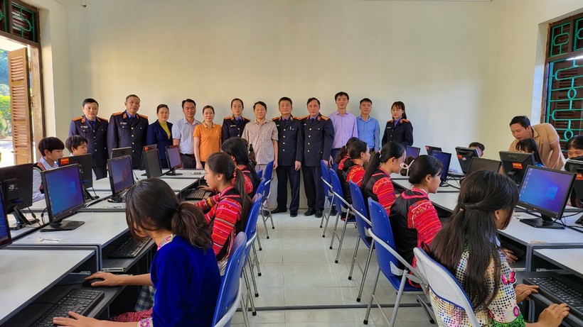 Nguồn xã hội hóa có vai trò quan trọng trong đầu tư cơ sở vật chất cho trường học ở Lai Châu.