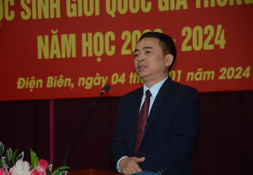 Ông Nguyễn Văn Đoạt, Giám đốc Sở GD&ĐT tỉnh Điện Biên phát biểu tại Lễ khai mạc.