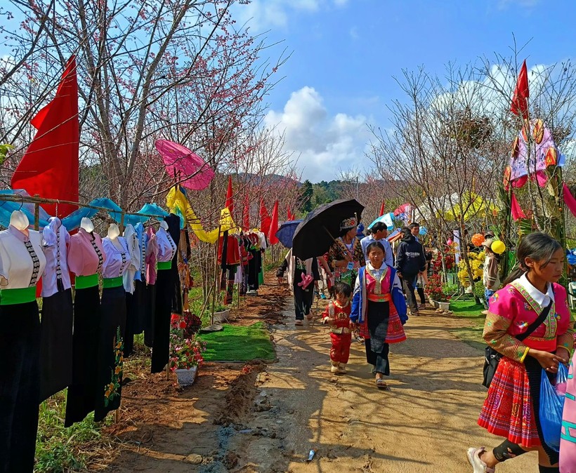 Nhiều nét văn hóa đặc trưng của đồng bào các dân tộc xã Pá Khoang được trưng bày tại Lễ hội.