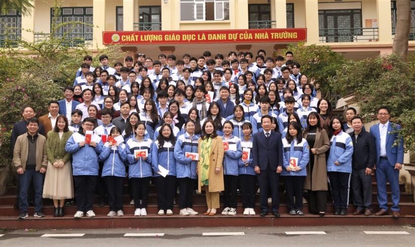 Đội tuyển học sinh giỏi quốc gia THPT năm học 2023 - 2023 của tỉnh Lào Cai.