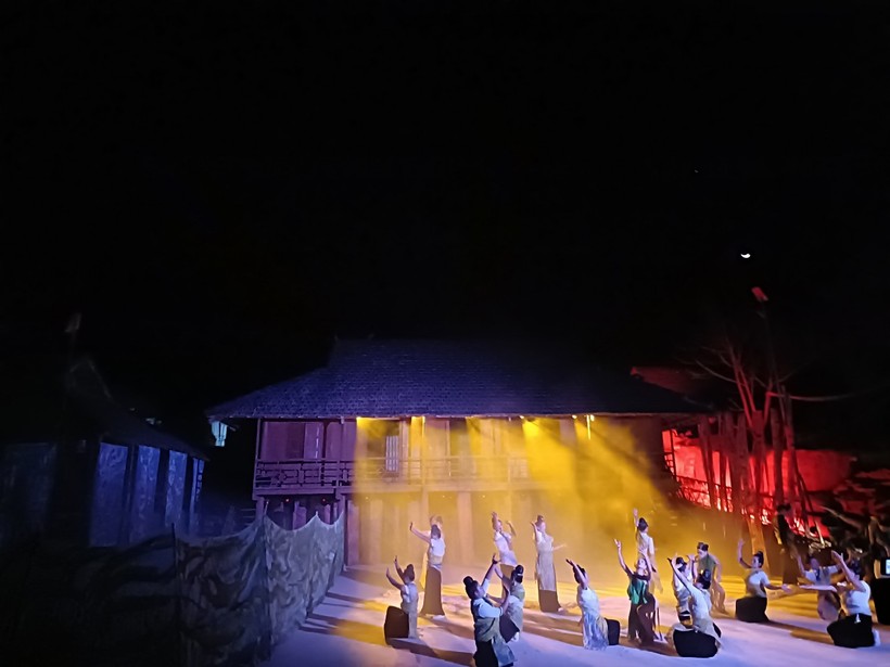 Show diễn được tổ chức tại nhà văn hóa bản U Va, xã Noong Luống, huyện Điện Biên.