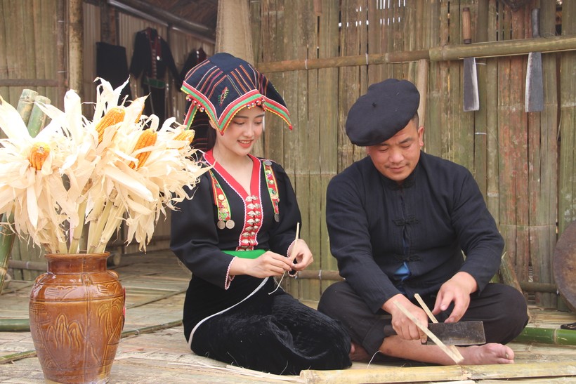 Văn hóa truyền thống của đồng bào các dân tộc tỉnh Điện Biên được tái hiện tại không gian văn hóa vùng cao.