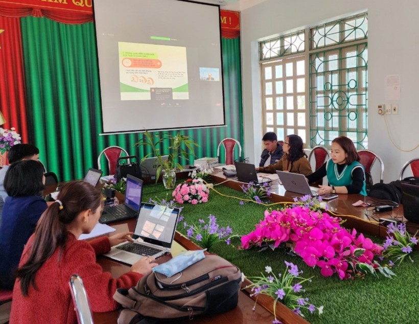 Trường THCS Hua Nà, huyện Than Uyên (Lai Châu) tham gia hội thảo sách giáo khoa lớp 9.