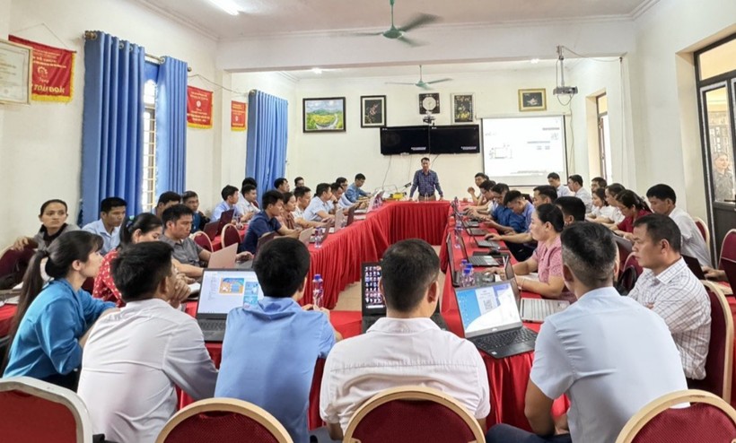 Các đại biểu tham gia tập huấn tại trường PTDTBT THCS Mường Nhé.