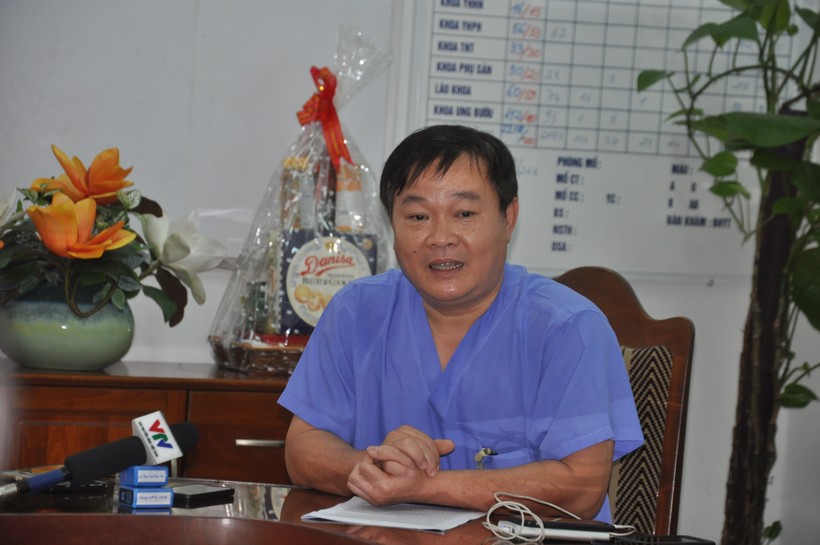 Bs. Phạm Trần Xuân Anh thông tin về tình hình sức khỏe bệnh nhân trong vụ tai nạn.