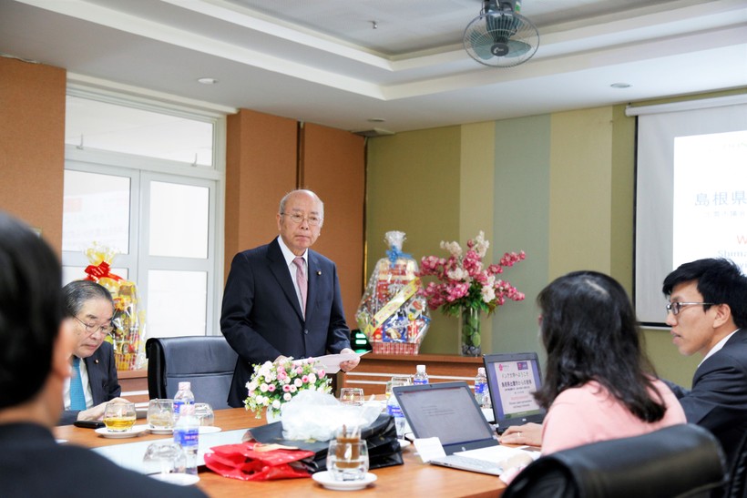 Ông Toshiyuki Nagasako – Trưởng đoàn nghị viên thành phố Izumo chia sẻ những thông tin về thị trường lao động Nhật Bản