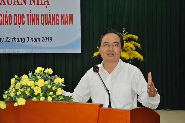 Bộ trưởng Phùng Xuân Nhạ phát biểu kết luận buổi làm việc.