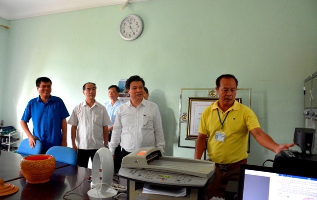  Thứ trưởng Nguyễn Hữu Độ kiểm tra tại Trường THPT Điện Biên
