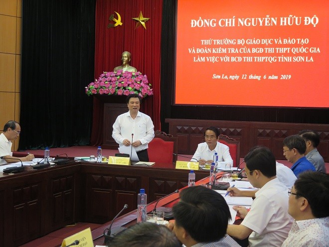 Thứ trưởng Nguyễn Hữu Độ làm việc với BCĐ thi THPT quốc gia 2019 tỉnh Sơn La