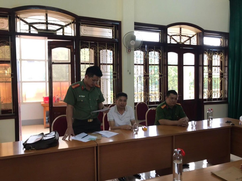 Cơ quan ANĐT đọc lệnh bắt Trần Xuân Yến, cựu PGĐ Sở GD&ĐT Sơn La