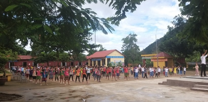 Một buổi sinh hoạt tại trường Tiểu học Chung Chải, xã Chung Chải, huyện Mường Nhé.