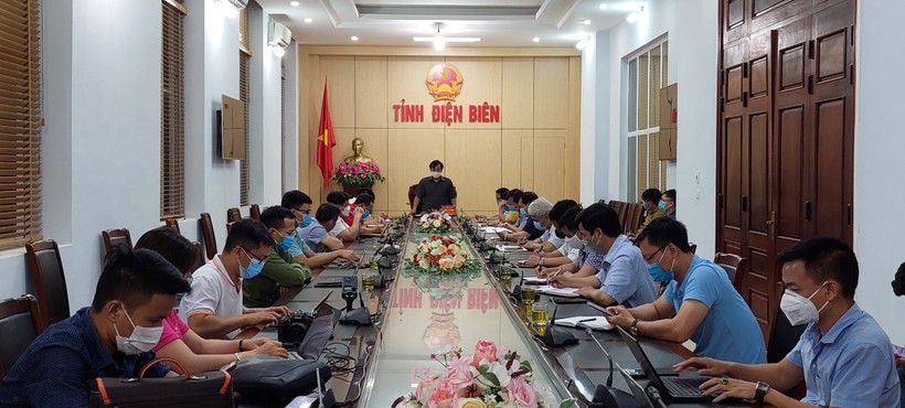 Cuộc họp diễn ra vào đêm qua tại UBND tỉnh Điện Biên
