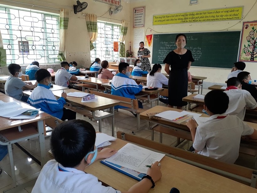 Học sinh trường Tiểu học Hà Nội - Điện Biên Phủ cấp tốc thi học kỳ 2.