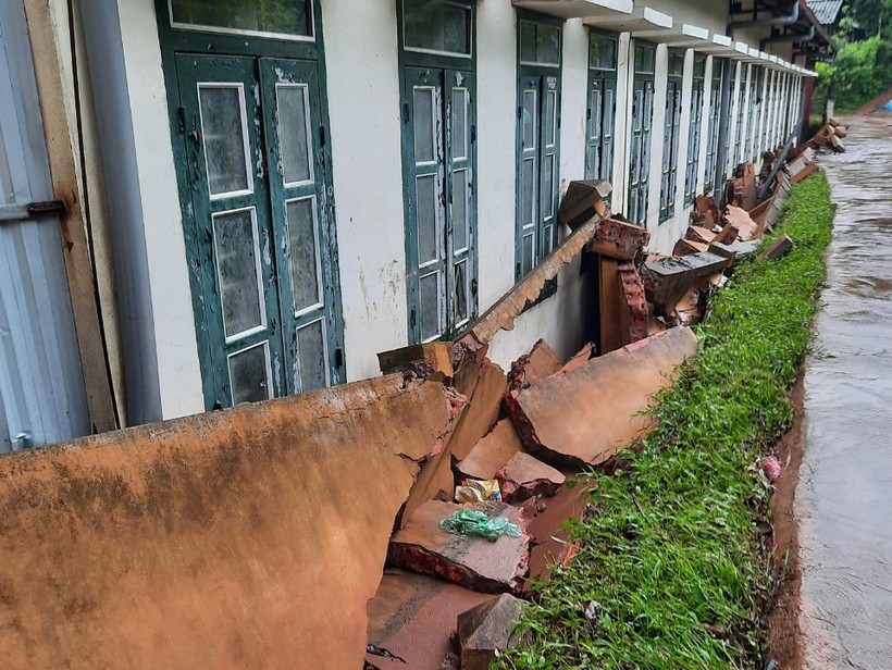 3 trường học ở Mường Nhé chịu thiệt hại sau mưa lũ và dông lốc