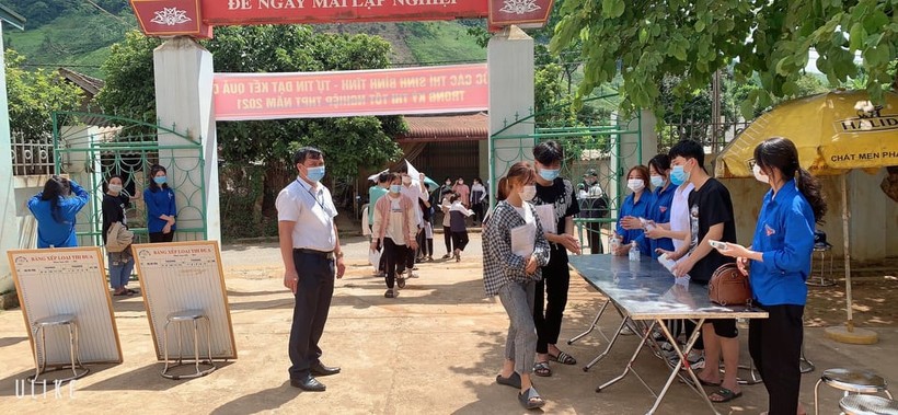 Kiểm soát dịch bệnh trước giờ thi ở Trường THPT Mộc Hạ (huyện Mộc Châu, tỉnh Sơn La)