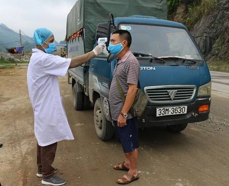 Sơn La siết chặt kiểm tra y tế đối với người và phương tiện vào địa bàn (Nguồn ảnh: Trạm kiểm soát dịch bệnh Vân Hồ)