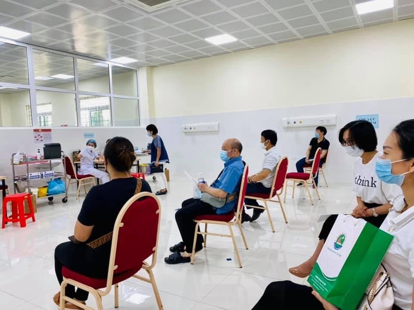 Các giảng viên, cán bộ Trường ĐH Tây Bắc tiêm vaccine phòng Covid 19 tại Bệnh viện Đa khoa tỉnh Sơn La.