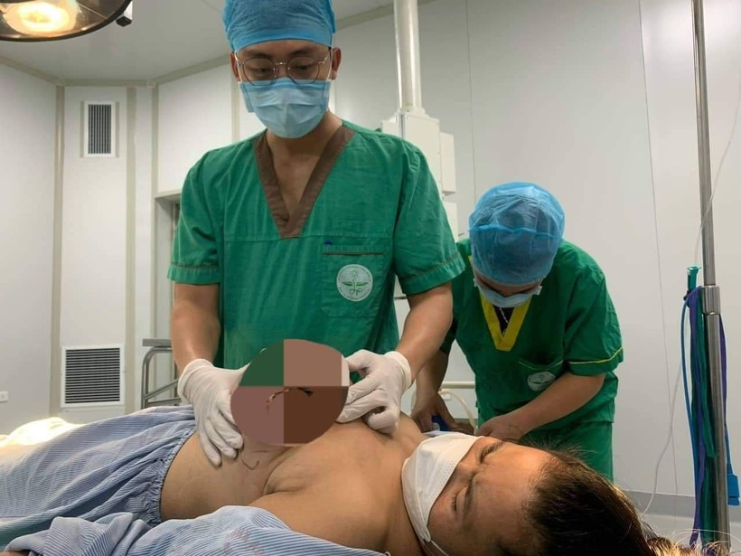 Quá trình các bác sĩ tại Bệnh viện Đa khoa tỉnh Sơn La điều trị cho bệnh nhân.