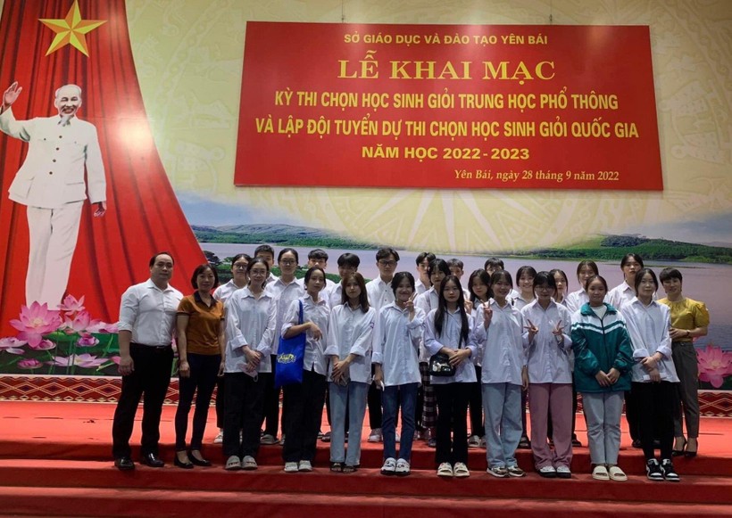 Đoàn Trường THPT Hoàng Văn Thụ, huyện Lục Yên tham gia kỳ thi