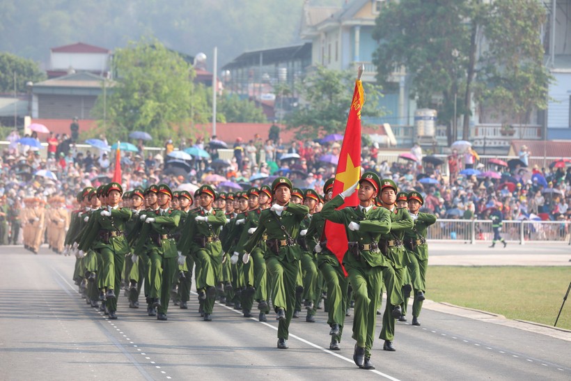 Buổi hợp luyện diễn ra tại sân vận động tỉnh Điện Biên.