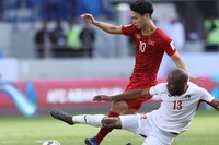 Video: Công Phượng lần đầu tiên sút tung lưới Jordan tại Asian Cup  