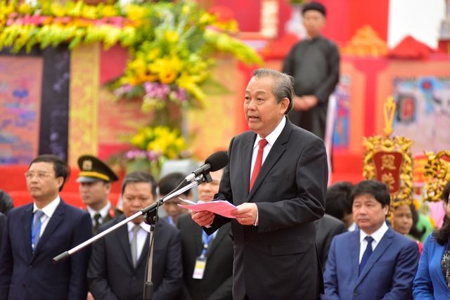 Hà Nam: Phó Thủ tướng lội ruộng đi cày cầu mùa màng bội thu